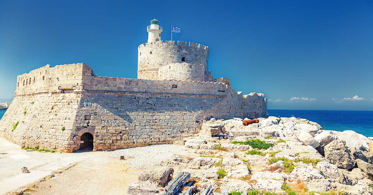 Staroveká pevnosť a veža na ostrove Rhodos