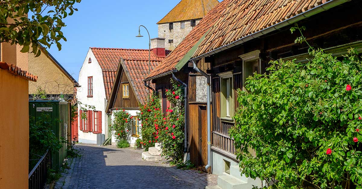 Uličky mesta popretkávané tradičnými historickými domčekmi