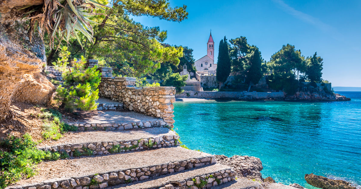 Idylické mestečko Bol na ostrove Brač