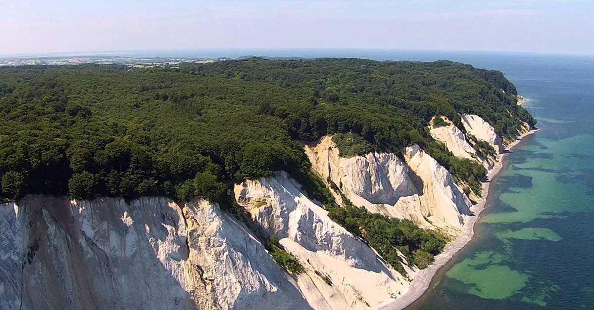 Rozprestierajúce sa útesy Mons Klint