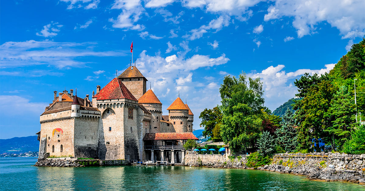 Mesto Montreux na brehu Ženevského jazera